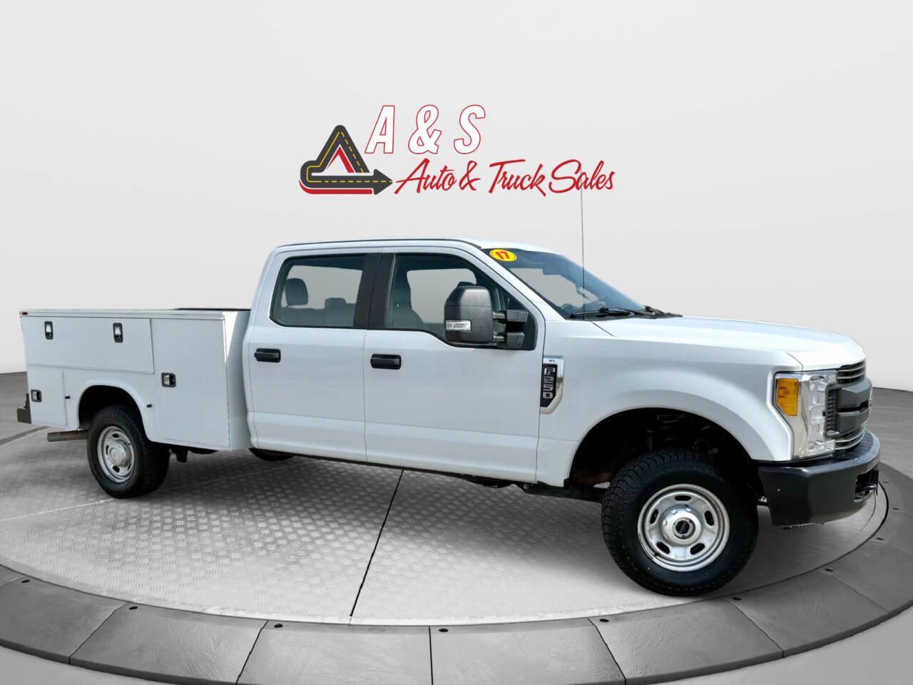 Used 2017 Ford F250 XL AWD/4WD image 1