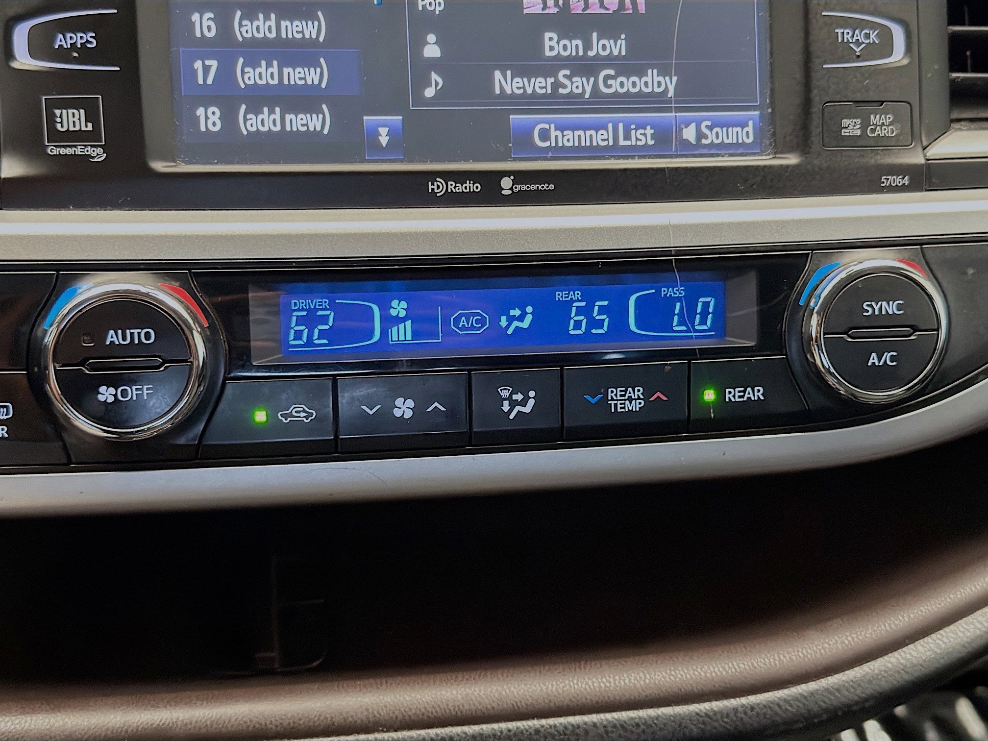 Used 2014 Toyota Highlander Limited w/ Driver Technology Package image 10