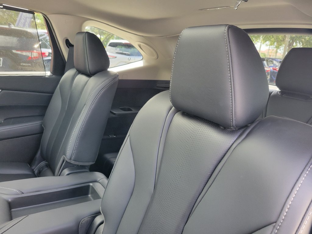 Used 2025 Acura MDX w/ Technology Package FWD image 13