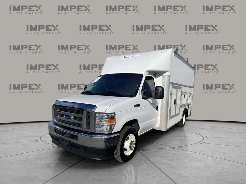 Used 2024 Ford E-350 and Econoline 350 Super Duty w/ Power Windows & Locks Group RWD image 2