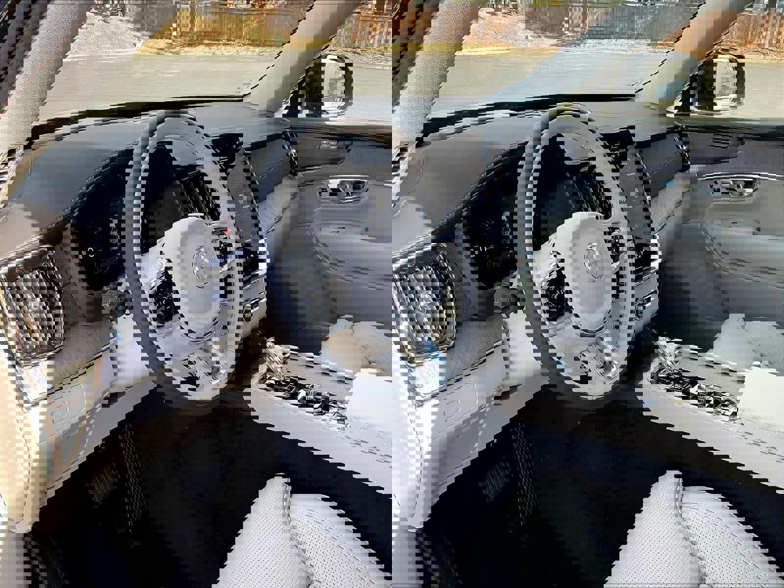 New 2026 Volvo XC90 B6 Ultra w/ Protection Package image 8