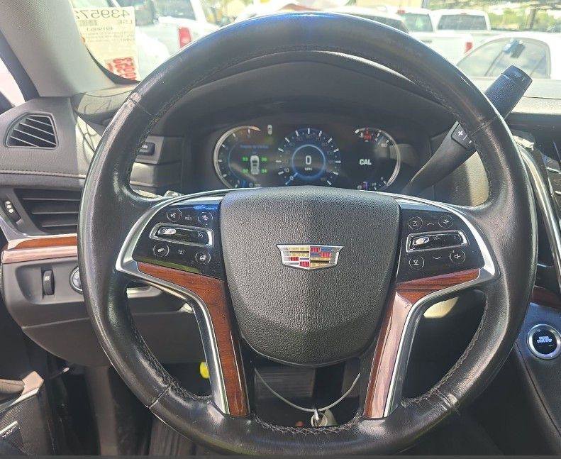 Used 2016 Cadillac Escalade ESV Luxury RWD image 8