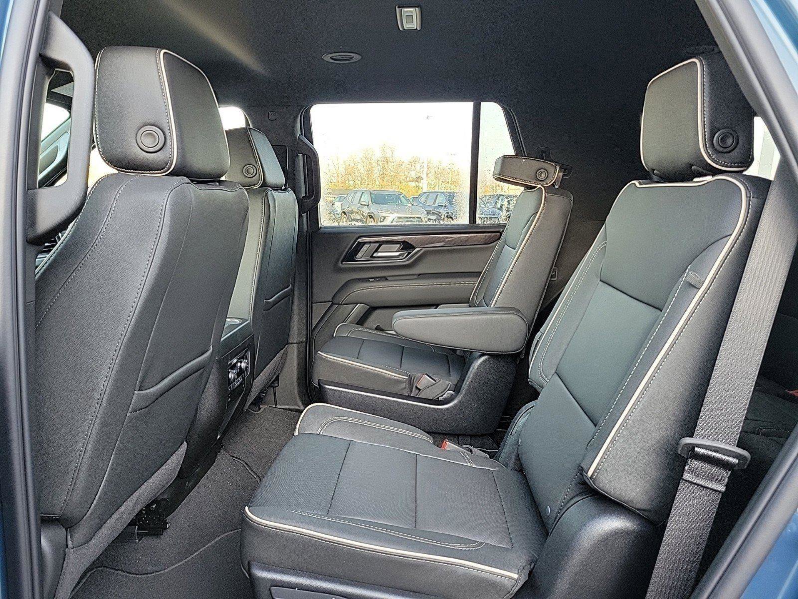 New 2026 GMC Yukon Elevation image 12