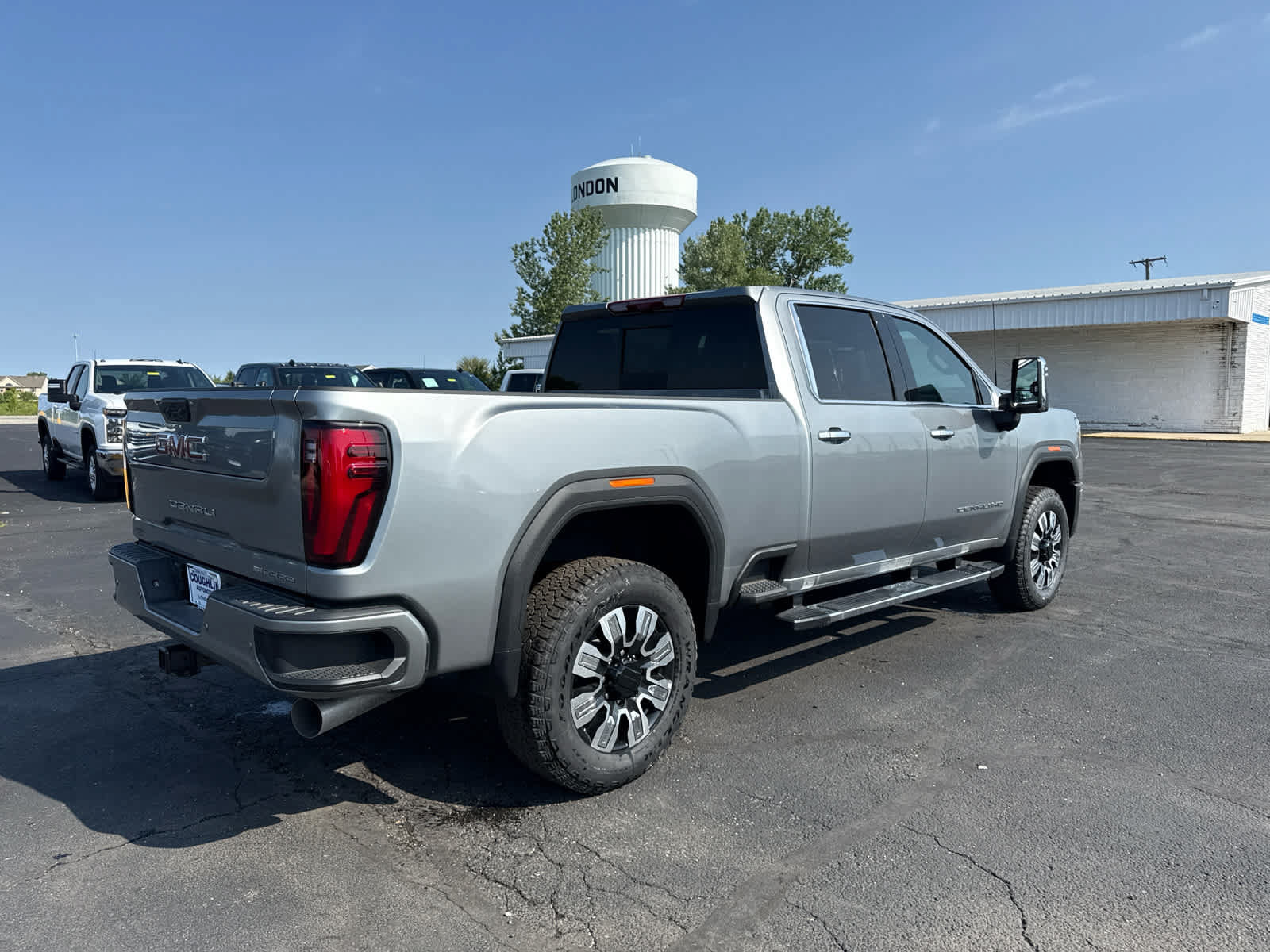 New 2026 GMC Sierra 3500 Denali w/ Denali Reserve Package AWD/4WD image 5