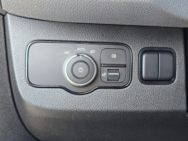 Used 2021 Mercedes-Benz Sprinter 2500 image 25