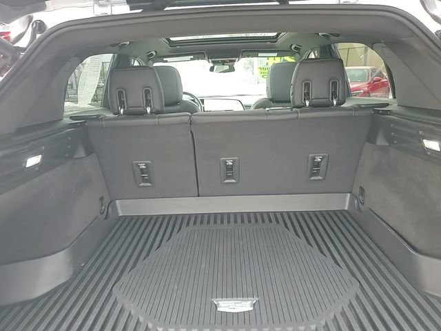 Used 2024 Cadillac XT4 Premium Luxury image 31
