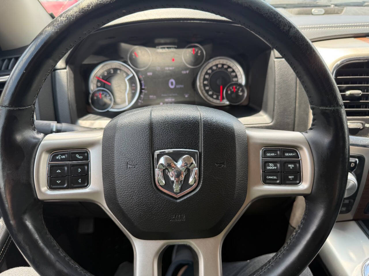 Used 2016 RAM 1500 Laramie w/ Convenience Group AWD/4WD image 13