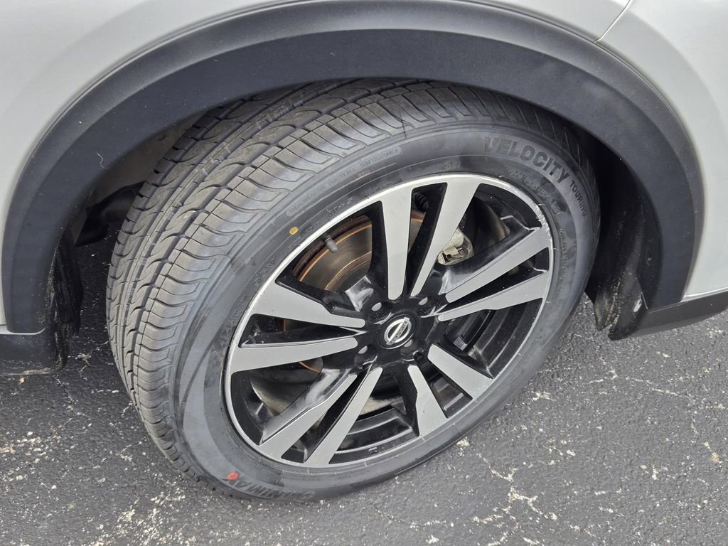 Used 2019 Nissan Kicks SV FWD image 6