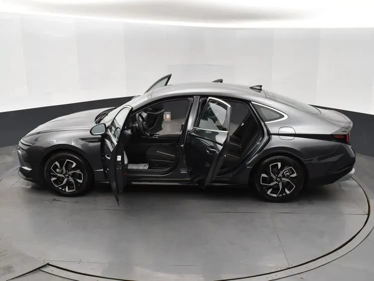 Used 2024 Hyundai Sonata SEL FWD image 7
