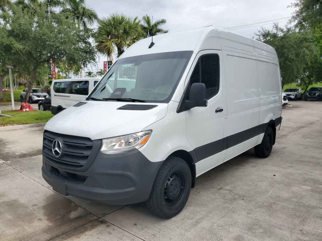 Used 2025 Mercedes-Benz Sprinter 2500 image 3