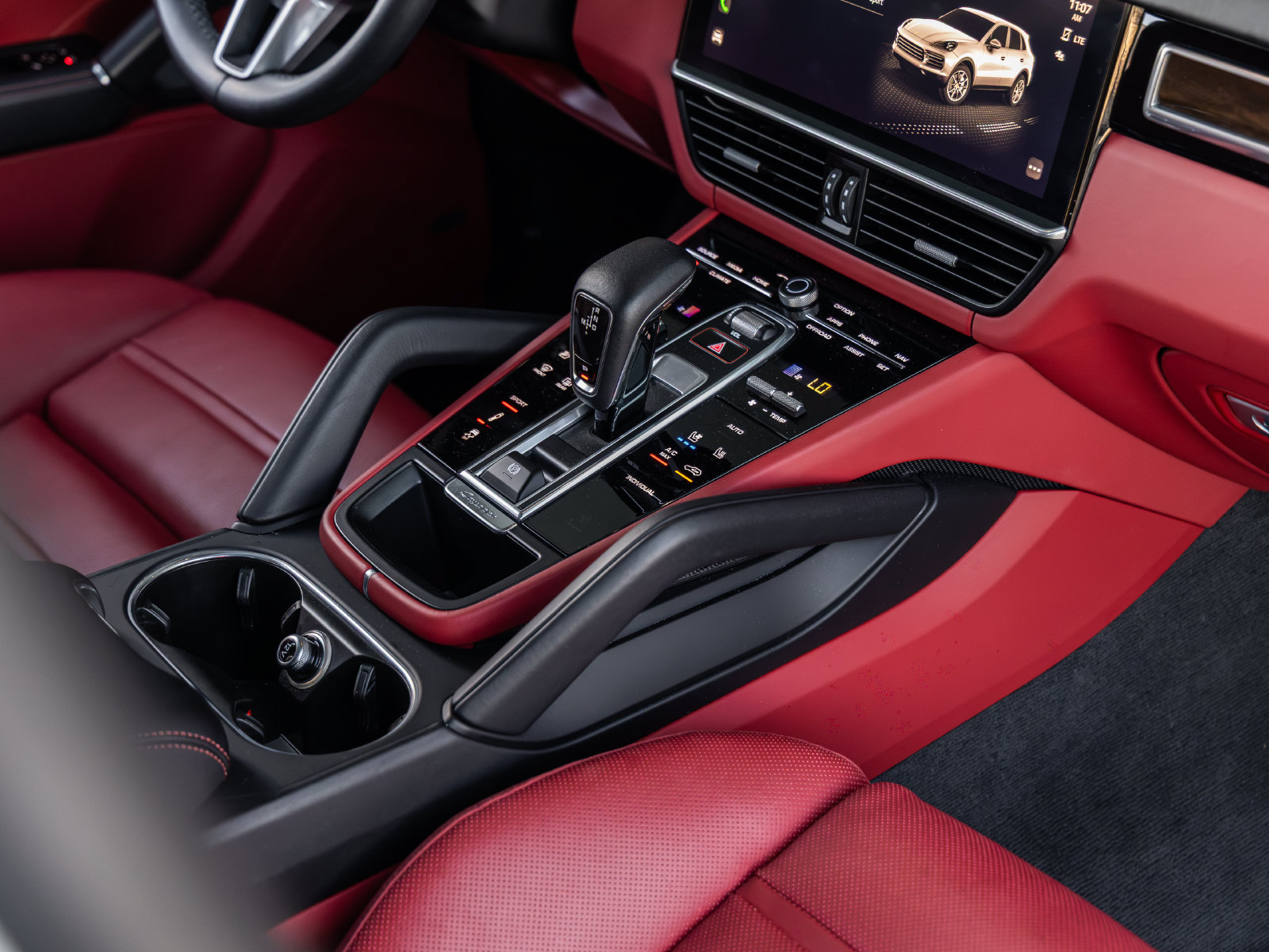 Certified 2023 Porsche Cayenne S Platinum AWD/4WD image 37