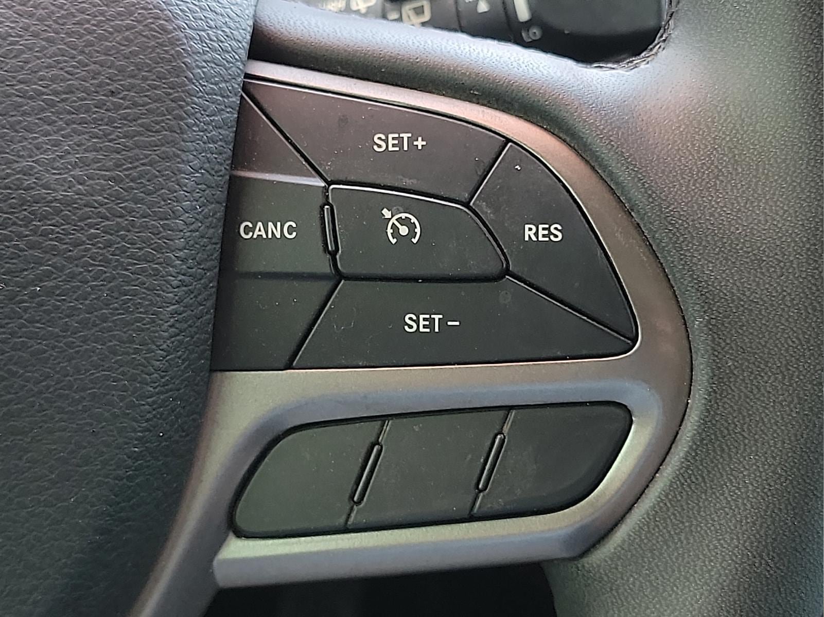 Used 2020 Jeep Cherokee Latitude Plus FWD image 16