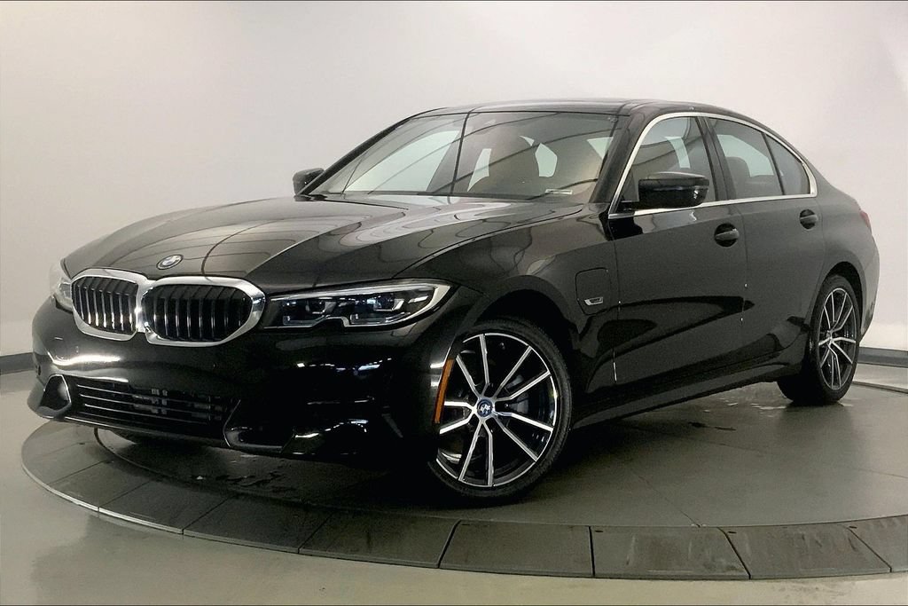 Used 2022 BMW 330e xDrive w/ Premium Package AWD/4WD image 11