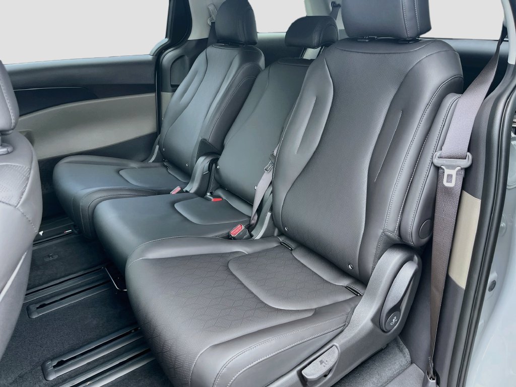 New 2027 Kia Carnival LXS FWD image 31