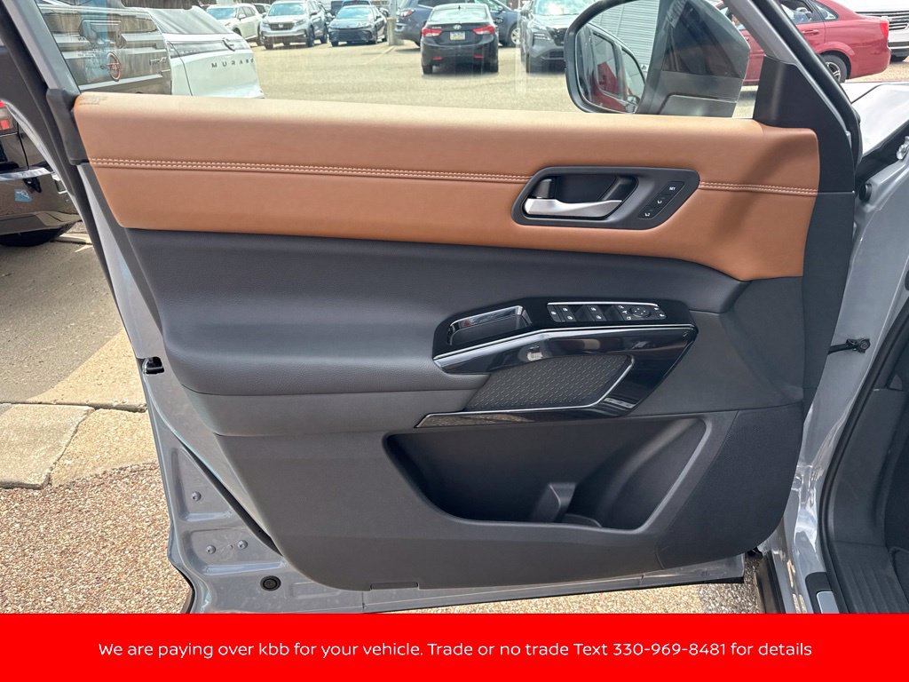 New 2026 Nissan Pathfinder Platinum w/ Accent Package AWD/4WD image 10