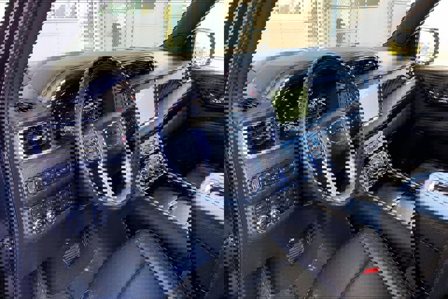 Used 2023 GMC Yukon XL Denali w/ Denali Reserve Package image 11