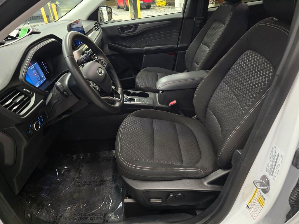 Used 2024 Ford Escape Active AWD/4WD image 15