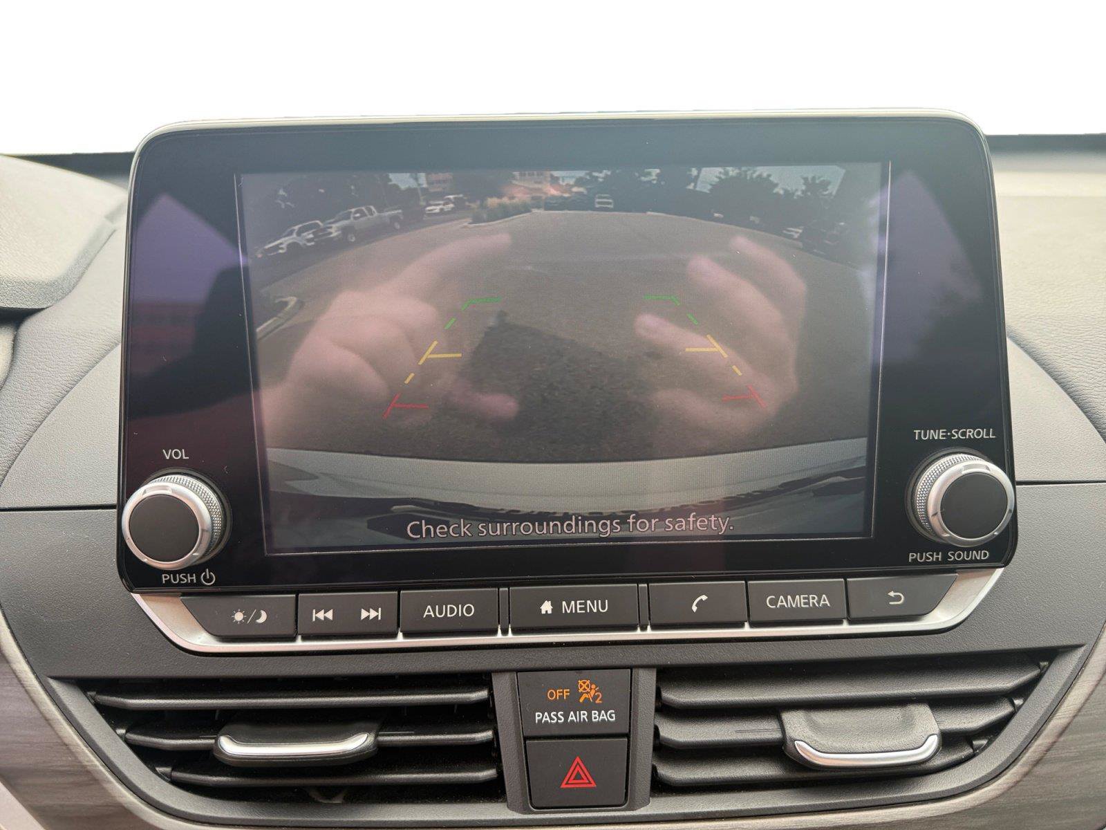 Used 2025 Nissan Altima 2.5 SV FWD image 17
