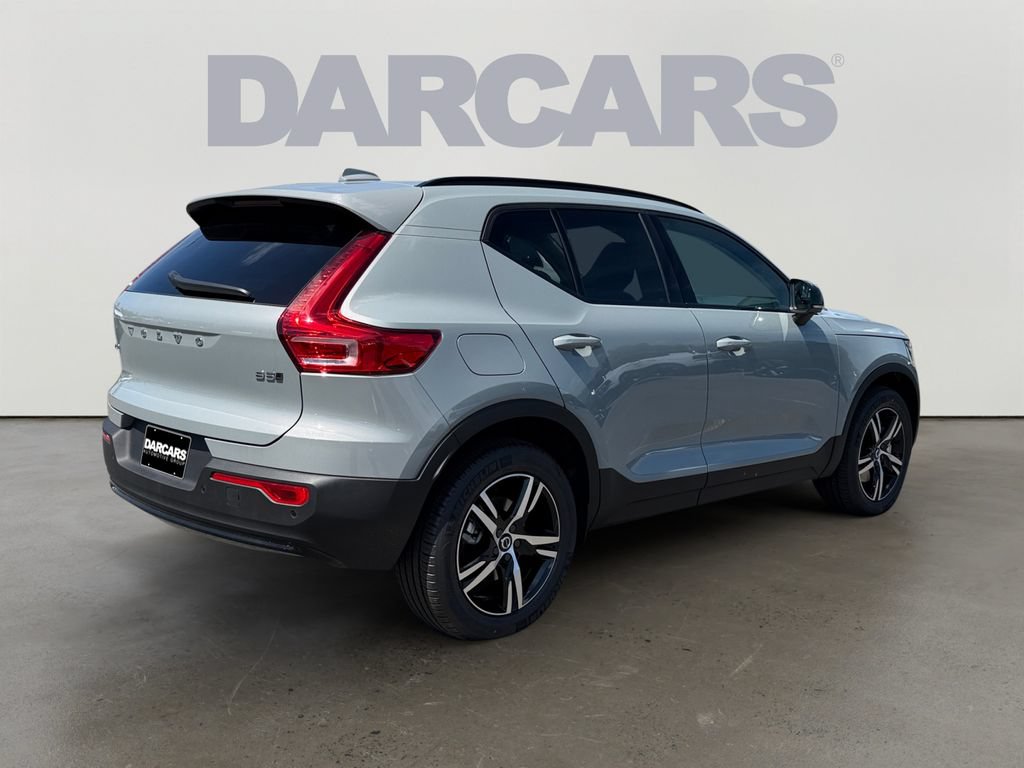 New 2026 Volvo XC40 B5 Core w/ Climate Package AWD/4WD image 4