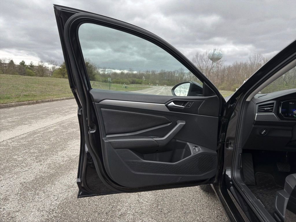 Used 2022 Volkswagen Jetta S image 15