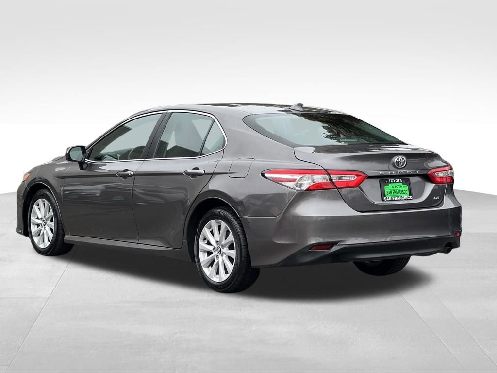 Used 2020 Toyota Camry LE image 3