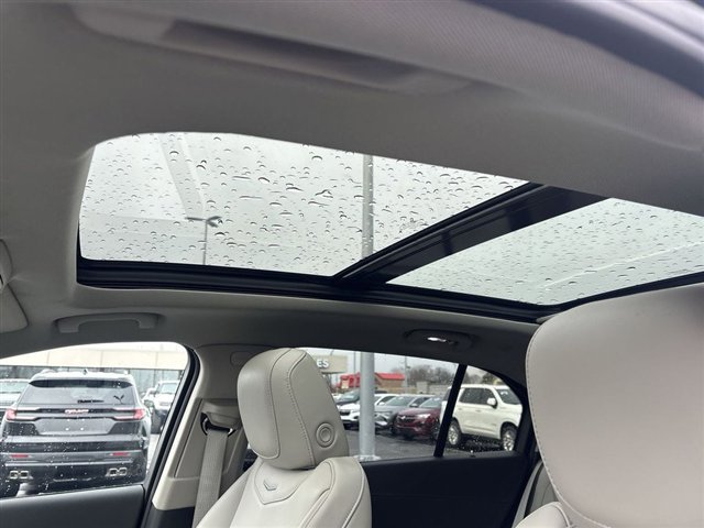 Certified 2023 Cadillac XT4 Premium Luxury w/ Cold Weather Package image 18