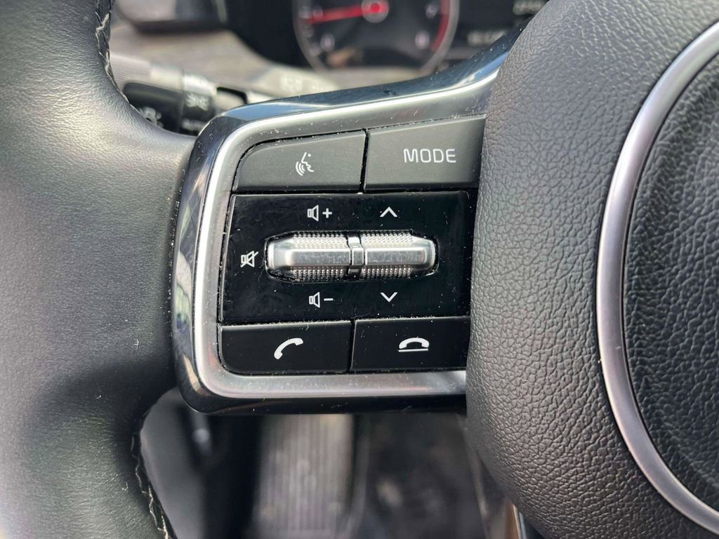 Used 2023 Kia Sorento X-Line EX image 18