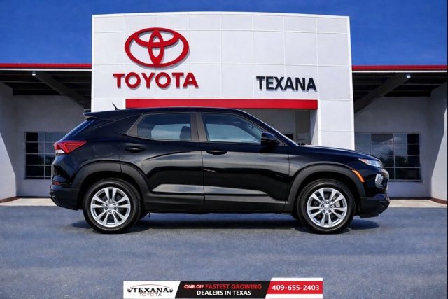 Used 2023 Chevrolet TrailBlazer LS image 2