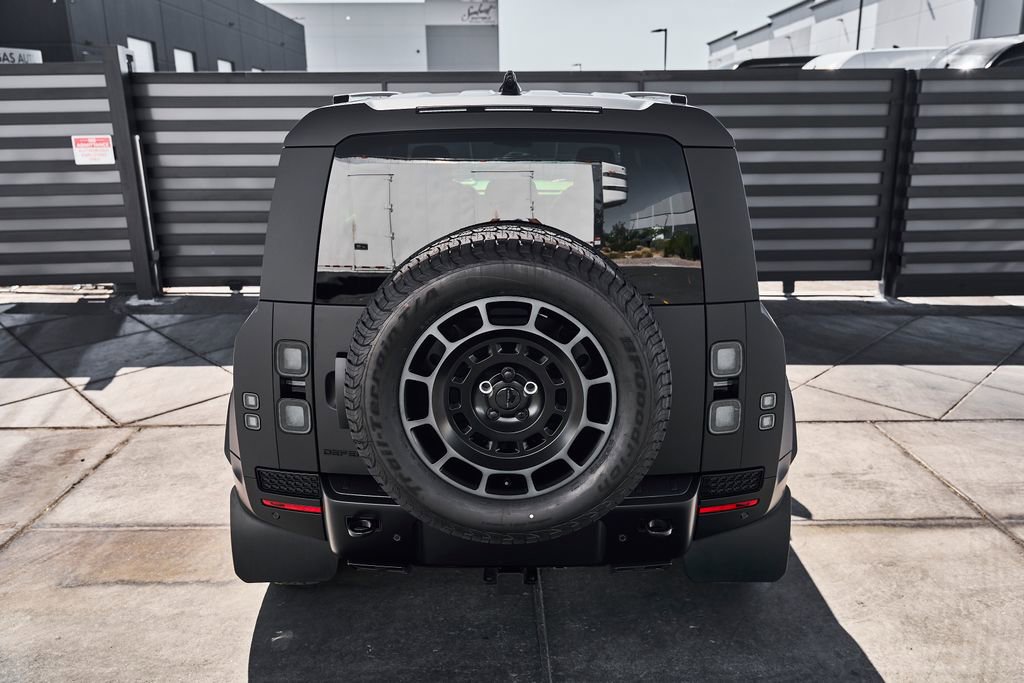 Used 2026 Land Rover Defender 110 AWD/4WD image 17