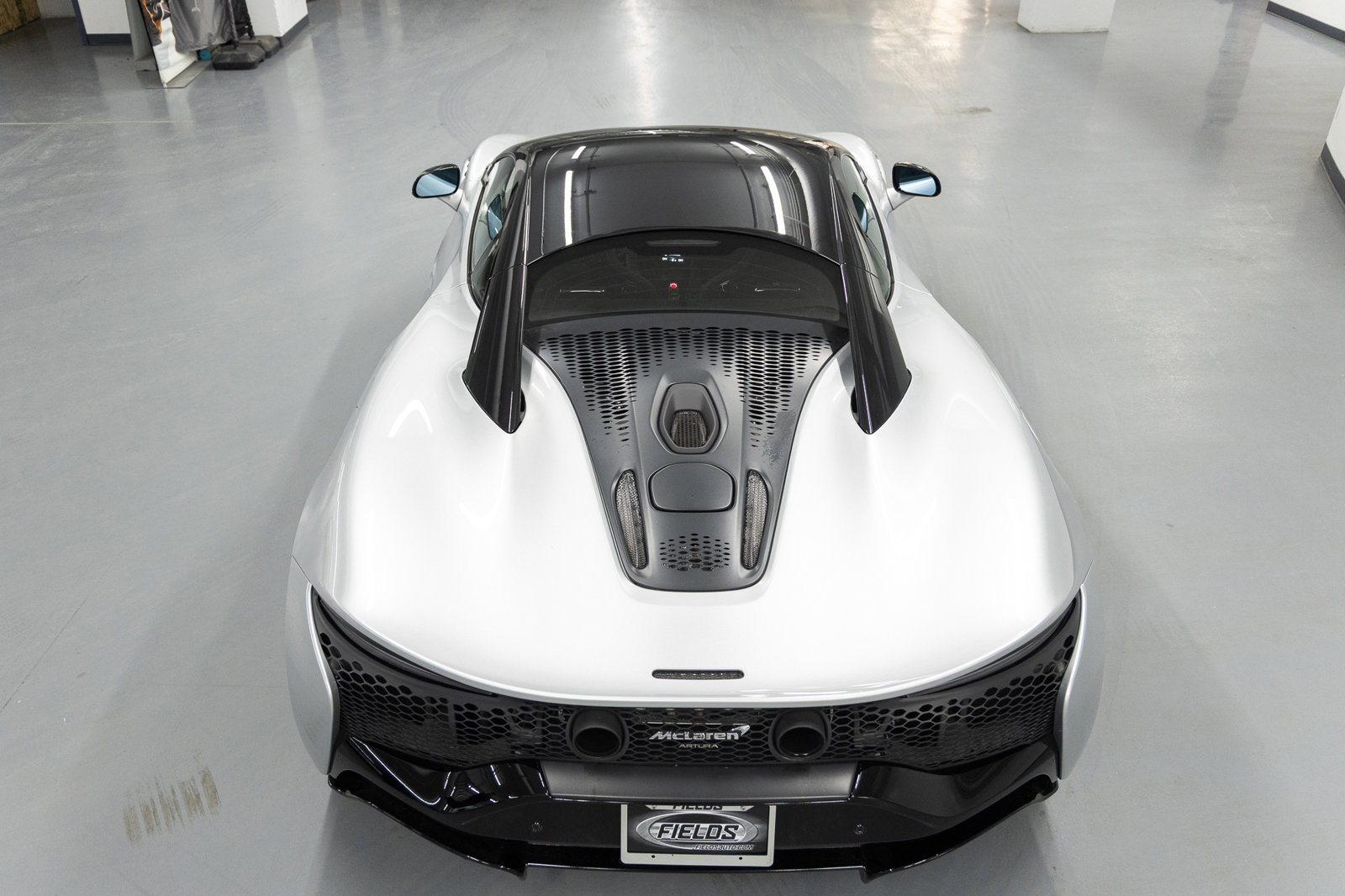 Used 2023 McLaren Artura image 9