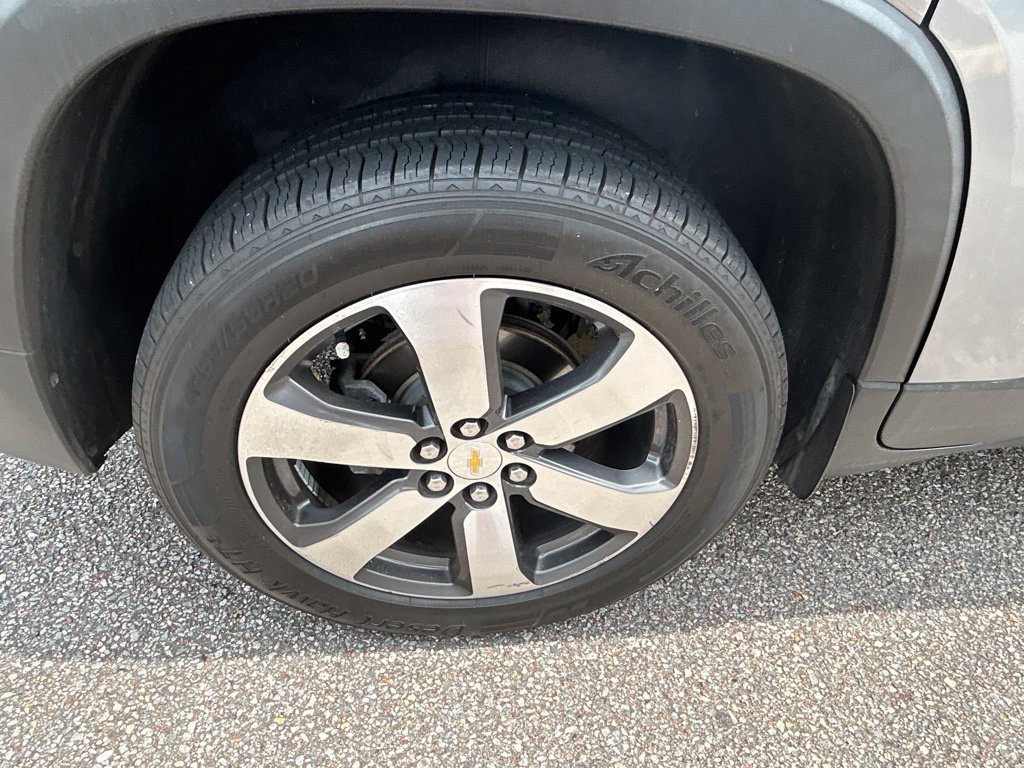 Used 2019 Chevrolet Traverse LT w/ LT Premium Package AWD/4WD image 9