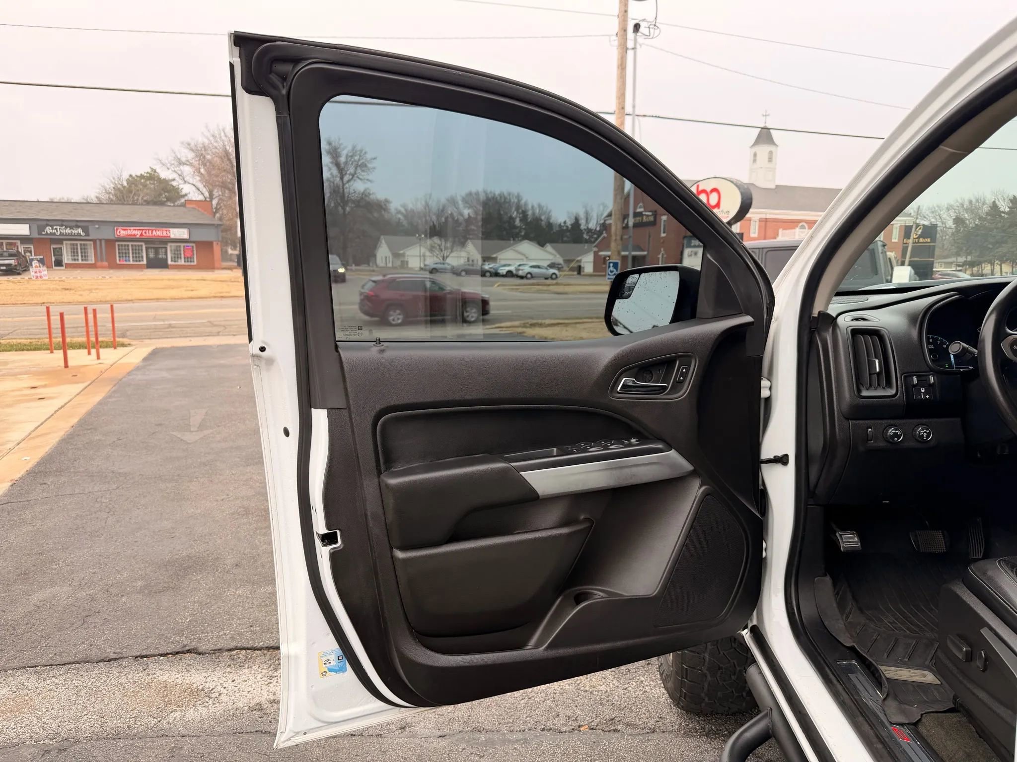 Used 2018 Chevrolet Colorado ZR2 image 9