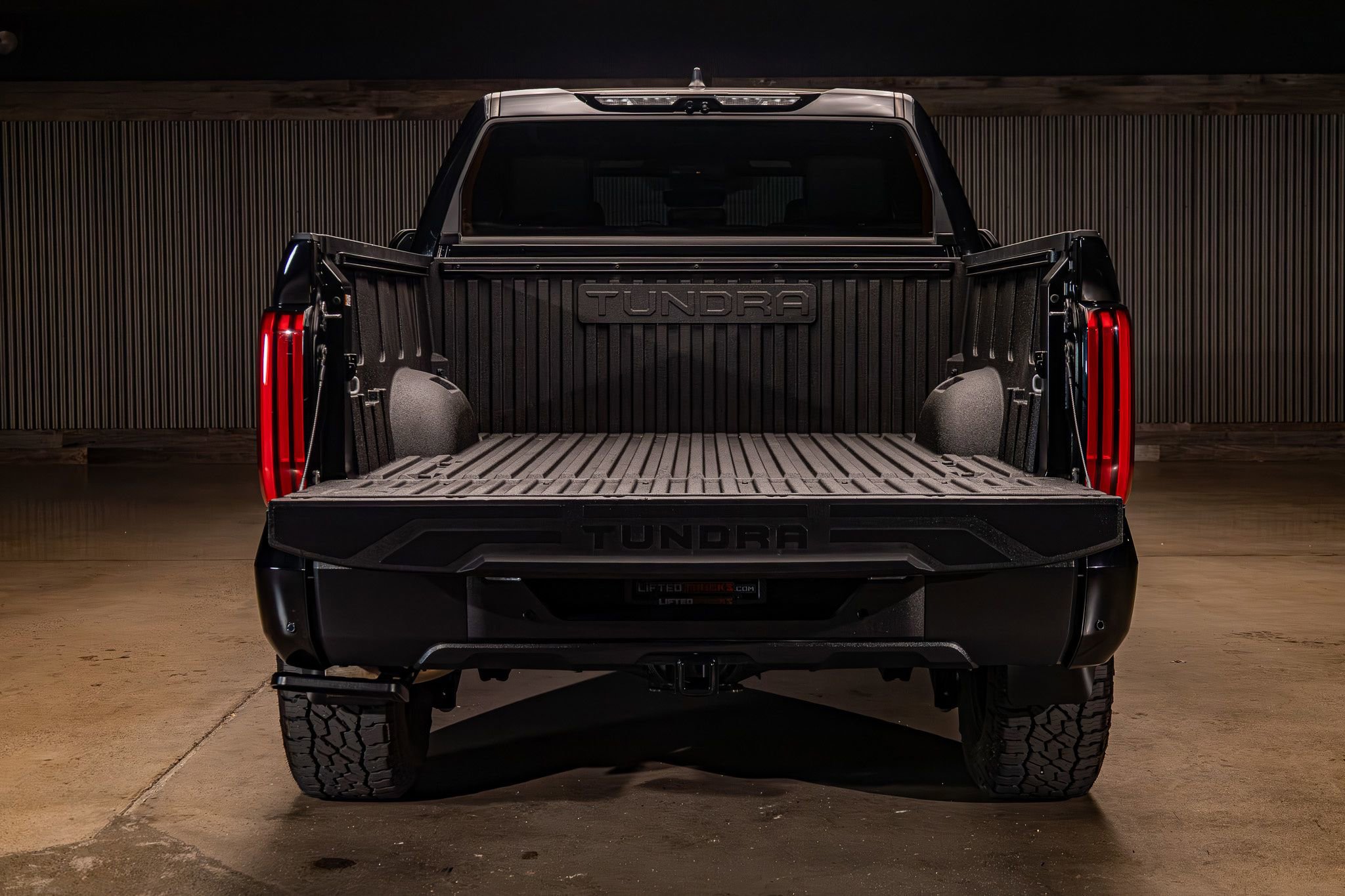 Used 2025 Toyota Tundra Limited w/ TRD Off-Road Package AWD/4WD image 8