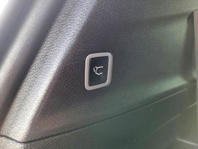 Used 2018 Chrysler Pacifica Touring-L Plus w/ S Appearance Package image 8