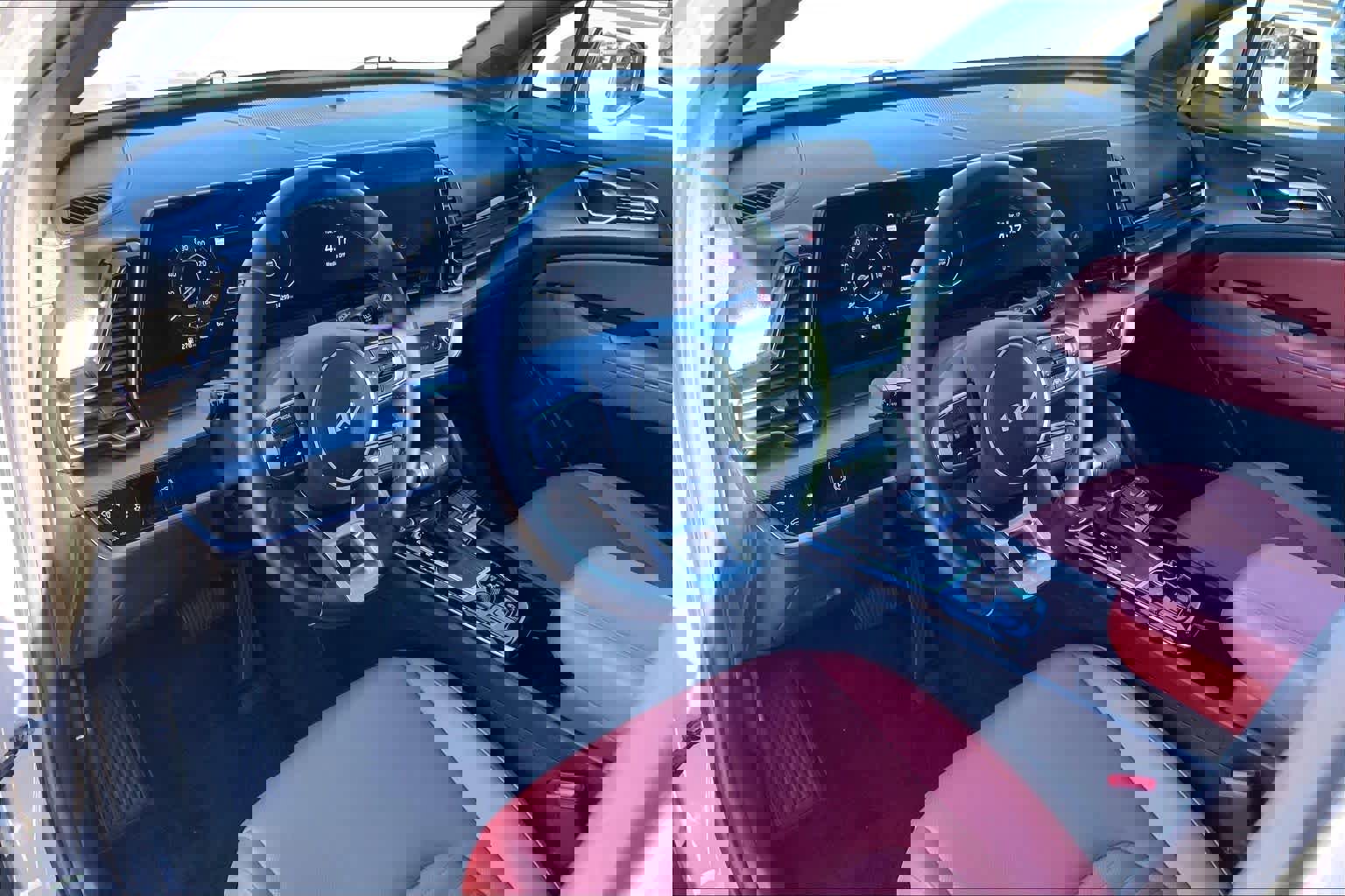 Used 2024 Kia Sportage SX image 17