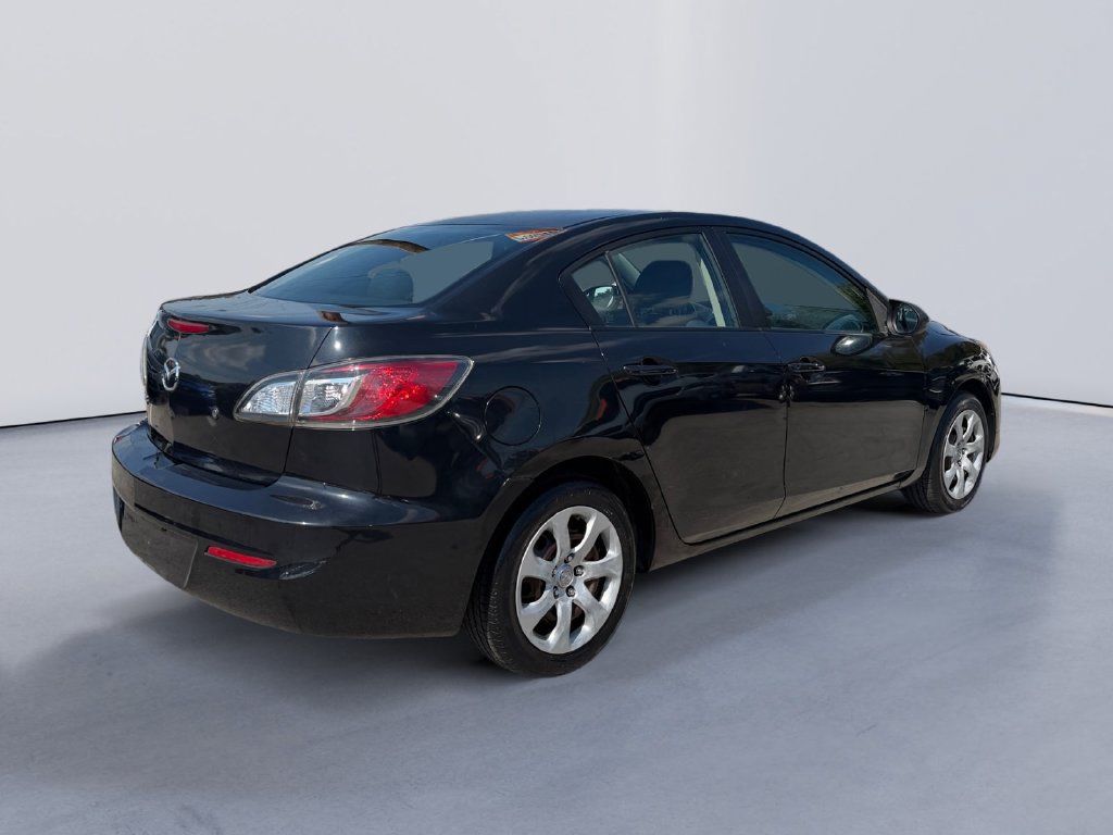 Used 2013 MAZDA MAZDA3 i SV FWD image 3