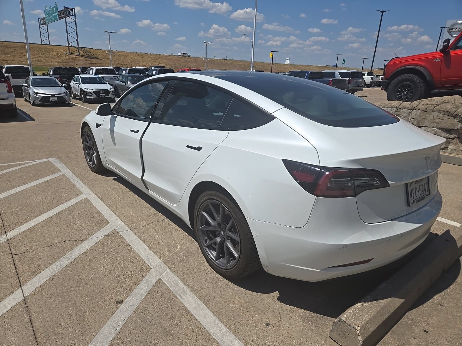 Used 2021 Tesla Model 3 Long Range AWD/4WD image 7