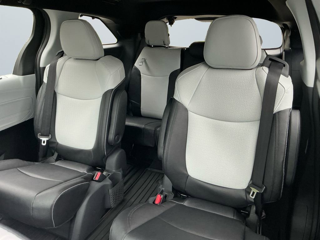 Certified 2026 Toyota Sienna XSE image 15