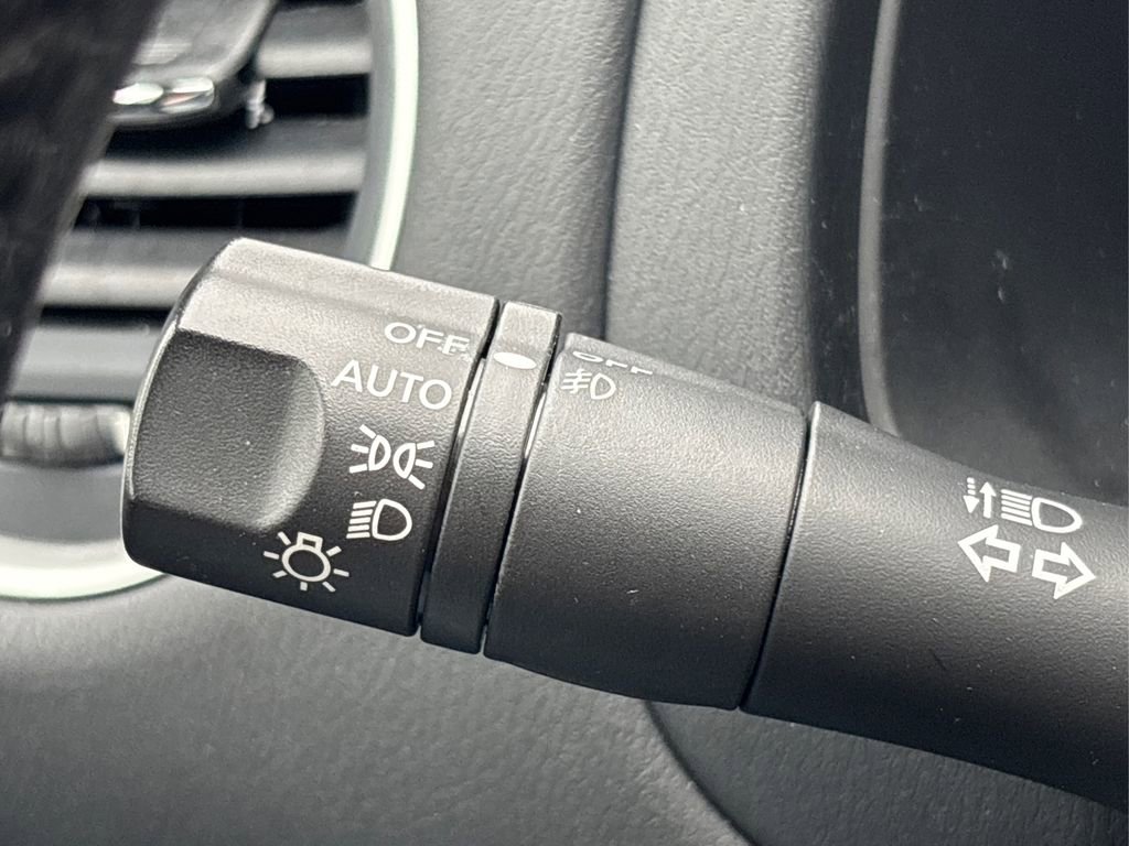 Used 2019 Nissan Pathfinder Platinum image 28