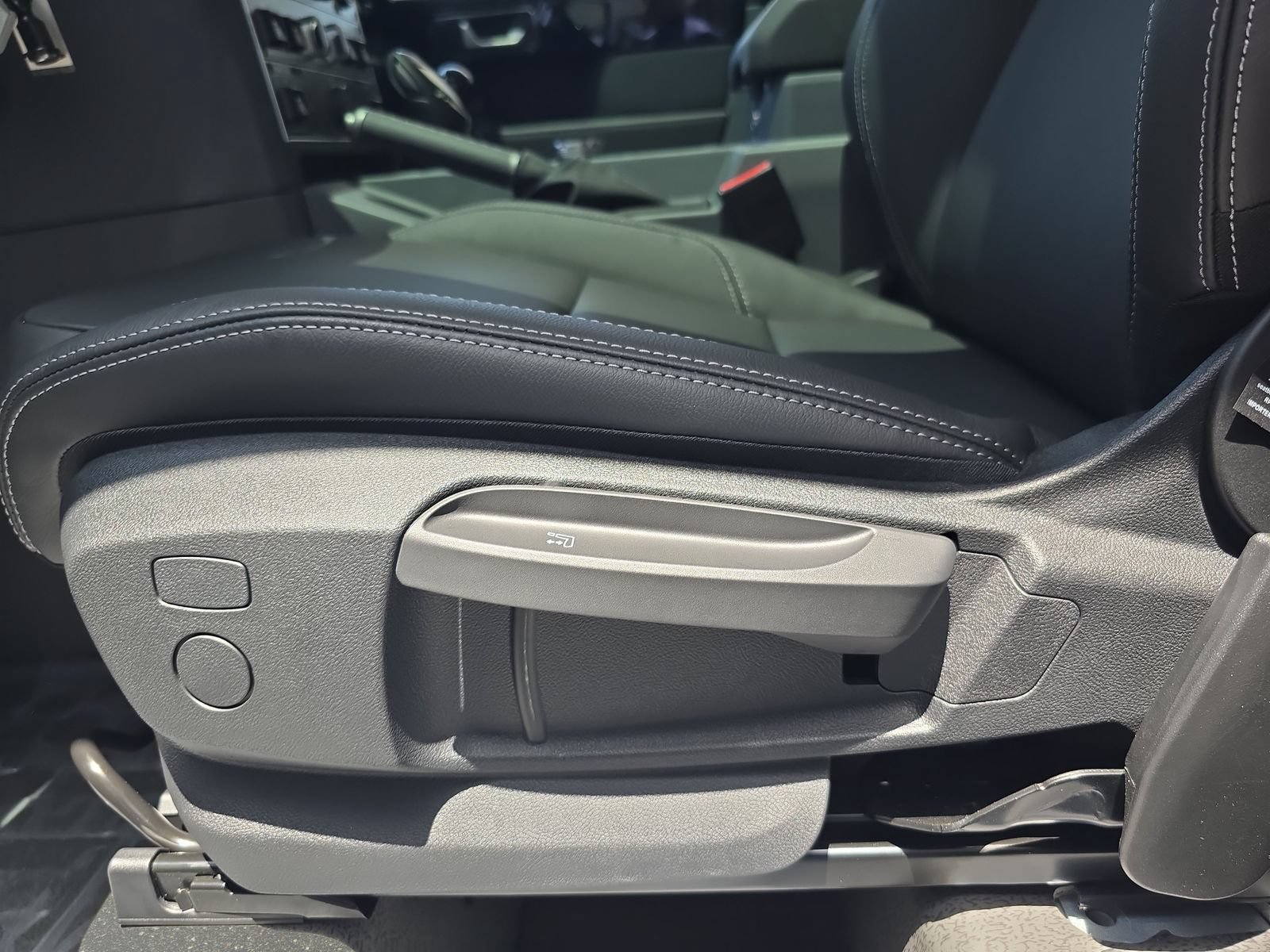 New 2026 INEOS Grenadier Station Wagon AWD/4WD image 17