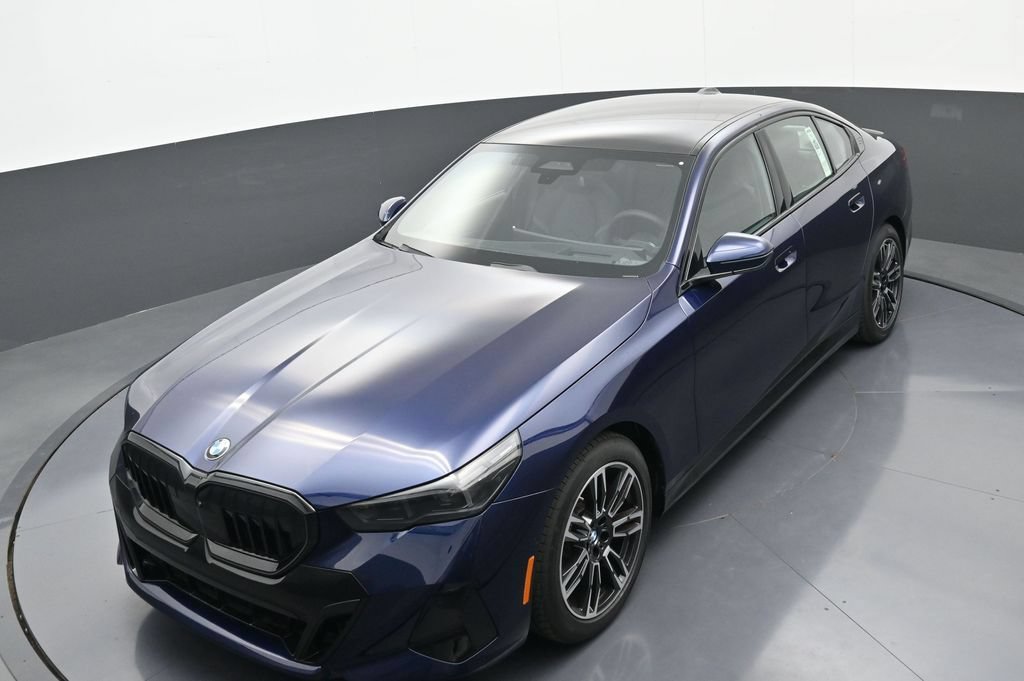 New 2026 BMW 540i xDrive w/ Executive Package AWD/4WD image 32
