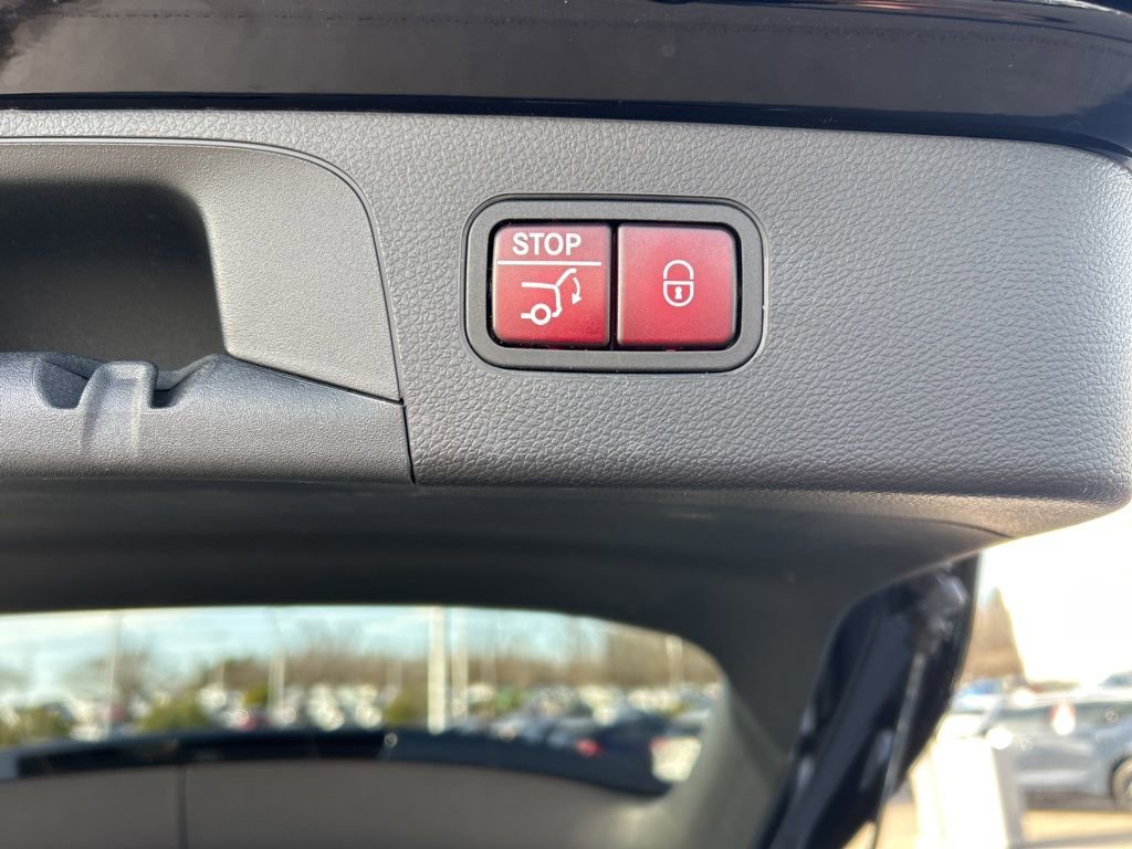 Used 2022 Mercedes-Benz GLC 300 w/ Premium Package Lite image 16