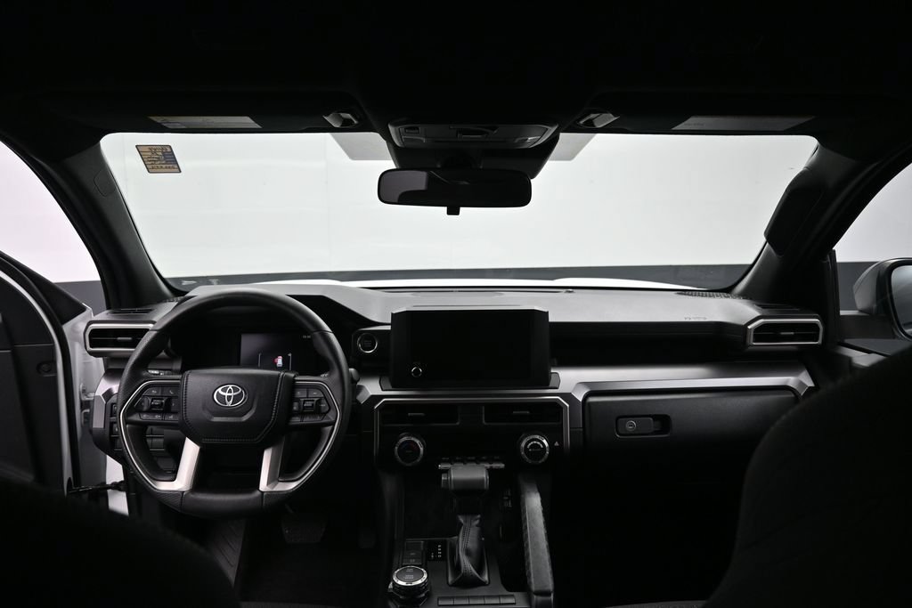Certified 2025 Toyota 4Runner SR5 AWD/4WD image 25