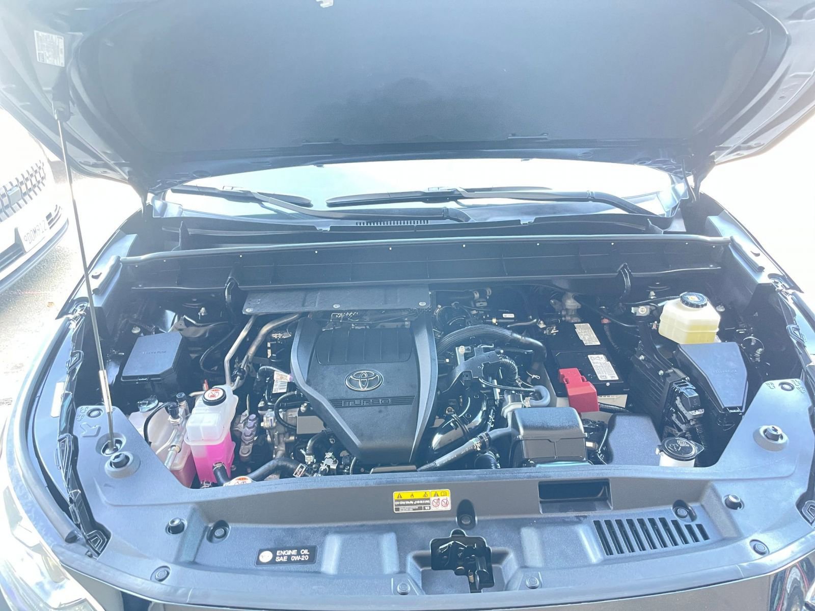 Used 2025 Toyota Highlander LE image 34