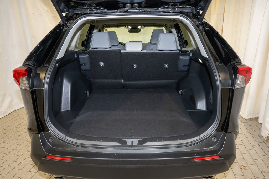 Used 2025 Toyota RAV4 XLE Premium image 6