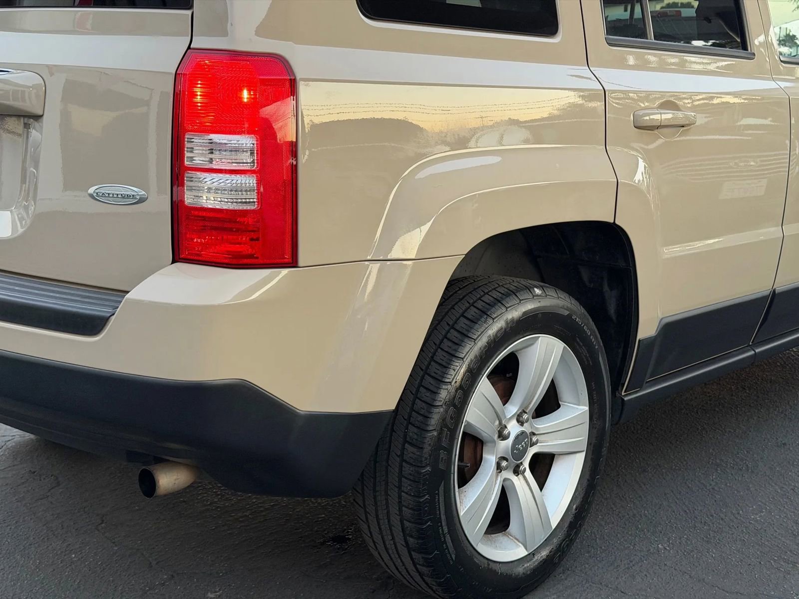 Used 2016 Jeep Patriot Latitude w/ Sun/Sound Group image 22