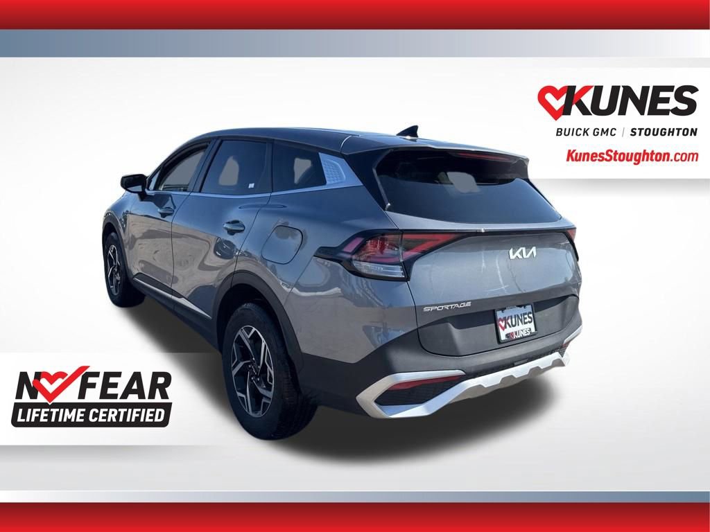 Used 2025 Kia Sportage LX image 9