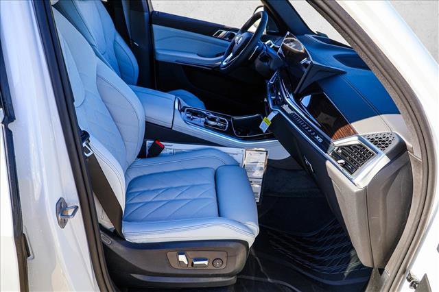 New 2026 BMW X5 xDrive50e w/ Executive Package image 24