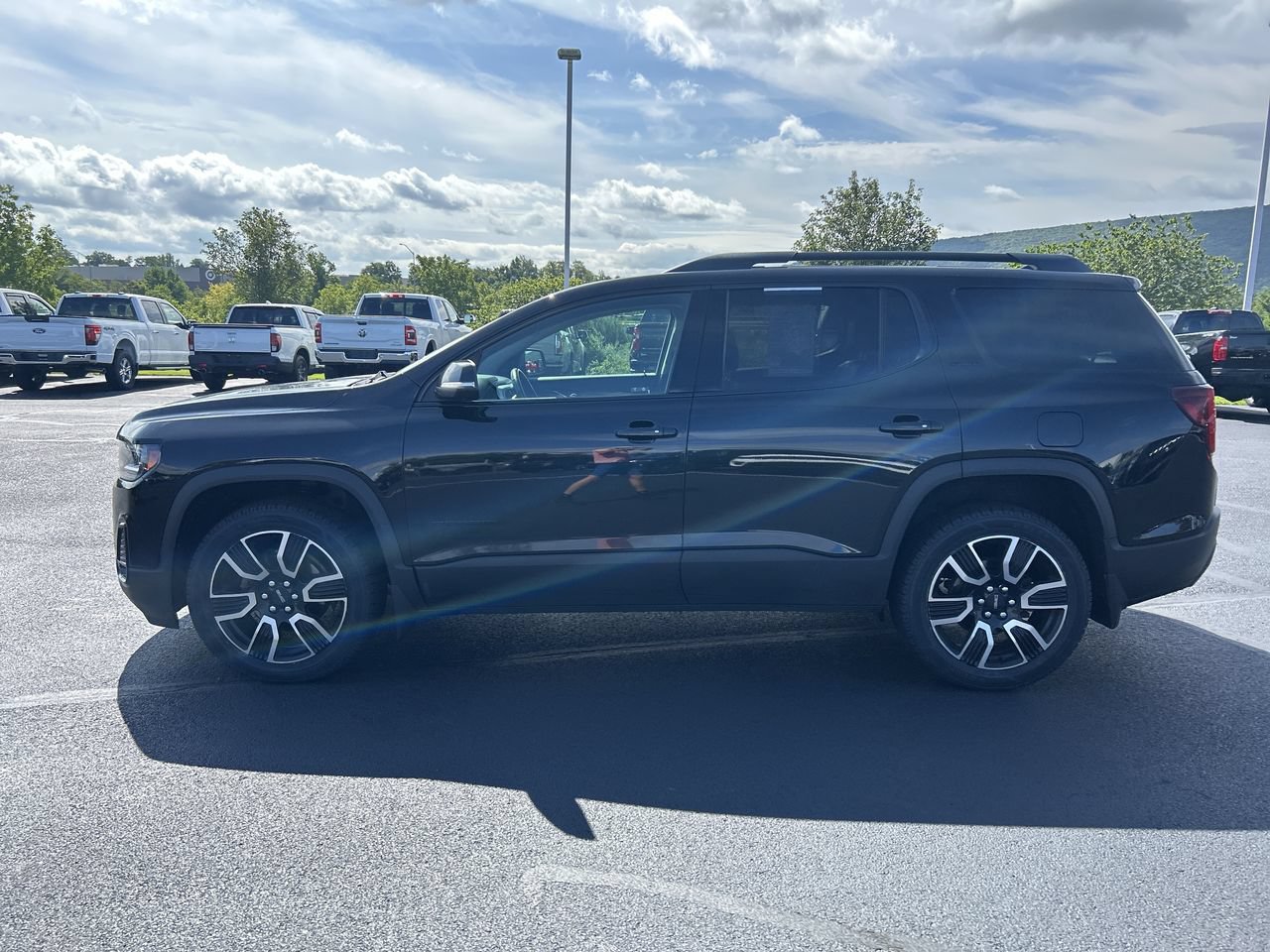 Used 2021 GMC Acadia SLT w/ Elevation Edition AWD/4WD image 4