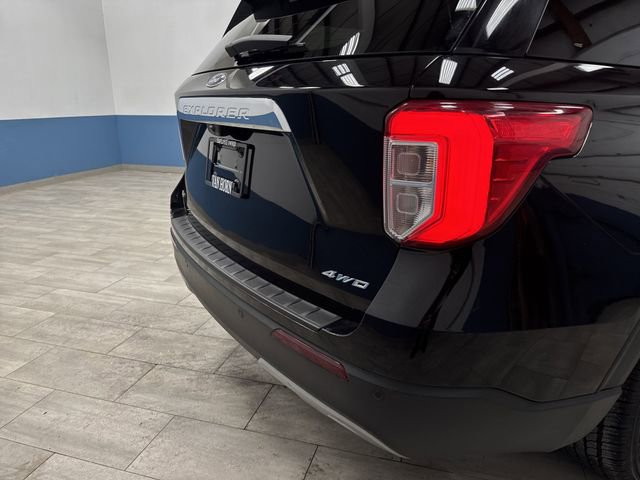 Used 2023 Ford Explorer XLT image 34